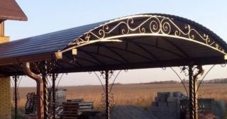 Кованые односкатные навесы для дома в Боровичах | Цены от 2076 руб.